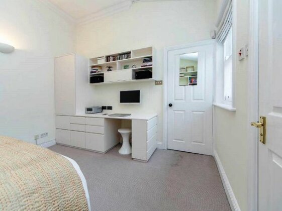 Veeve 2 Bed House On Stoneleigh Place Holland Park - Photo5