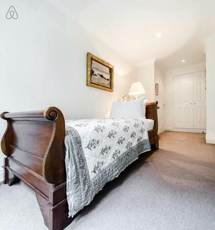 Veeve 2 Bed Maisonette On Winchester Street Westminster - Photo5