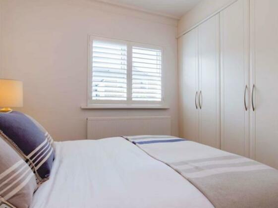 Veeve 2 Bed Maisonette Shandon Road Clapham - Photo2
