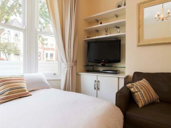 Veeve 2 Bed Maisonette Shandon Road Clapham - Photo3