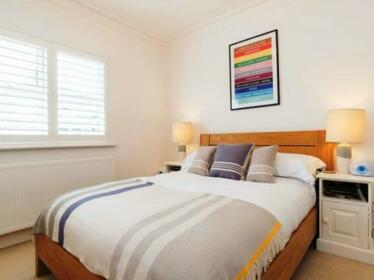 Veeve 2 Bed Maisonette Shandon Road Clapham