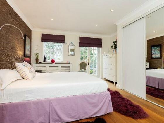 Veeve 2 Bed Mews House Chadwick Mews Chiswick - Photo2