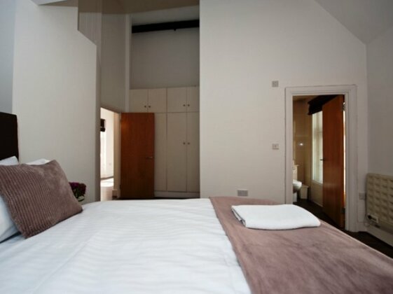 Veeve 2 Bed Penthouse Opposite Harrods Knightsbridge Green - Photo5