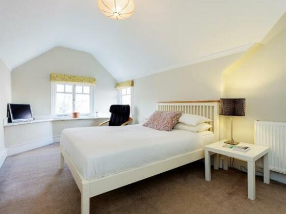 Veeve 3 Bed Family Home With Garden Thorney Hedge Road Chiswick - Photo5