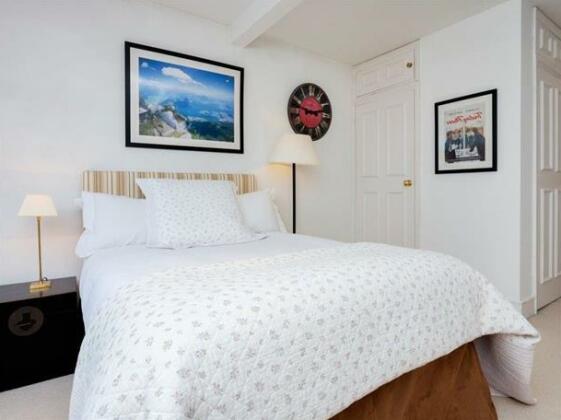 Veeve 3 Bed Family House Gowan Avenue Fulham - Photo3