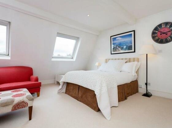 Veeve 3 Bed Family House Gowan Avenue Fulham - Photo4