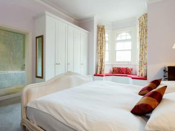 Veeve 3 Bed Flat Queens Mansions Kensington - Photo2