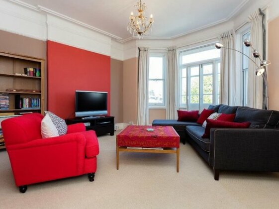 Veeve 3 Bed Flat Stamford Brook Avenue Chiswick - Photo3