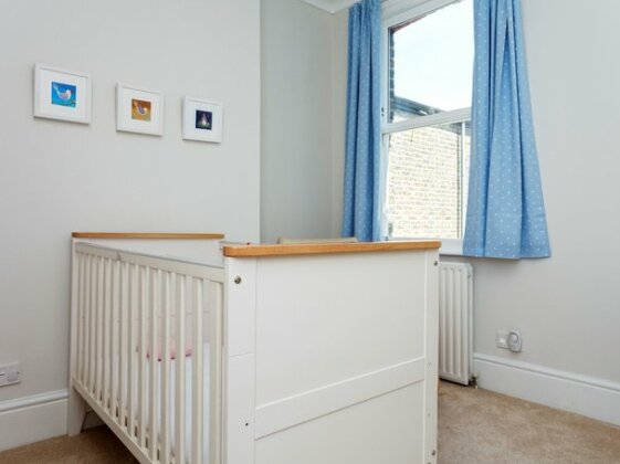 Veeve 4 Bed Home On Larden Road In Ealing - Photo4
