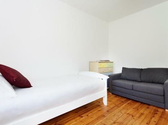 Veeve 4 Bed House Killyon Road Clapham - Photo4