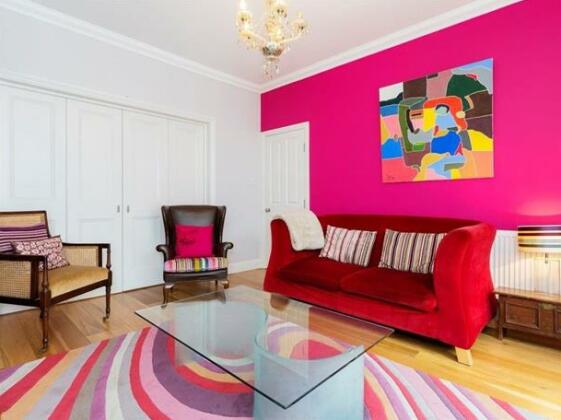 Veeve 4 Bed House On Emlyn Road West London - Photo5