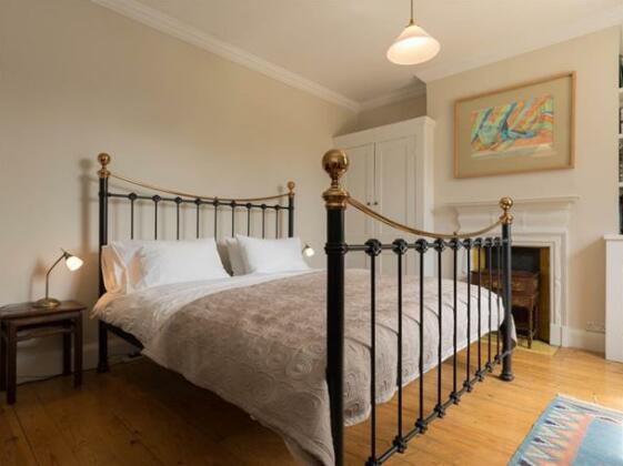 Veeve 4 Bed House On Magdalen Road Wandsworth - Photo4