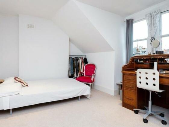 Veeve 4 Bed House On Ronalds Road Highbury and Islington - Photo5