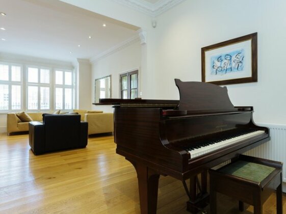 Veeve 4 Bedroom Edwardian Home On Airedale Avenue Chiswick - Photo3