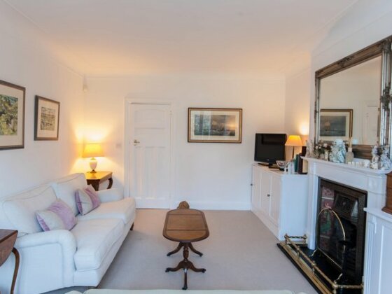 Veeve 4 Bedroom House With Garden Pensford Avenue Richmond - Photo4