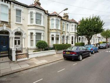 Veeve 5 Bed Family House Montholme Rd Clapham Battersea