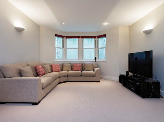 Veeve 5 Bed House On Winchendon Road Fulham - Photo2
