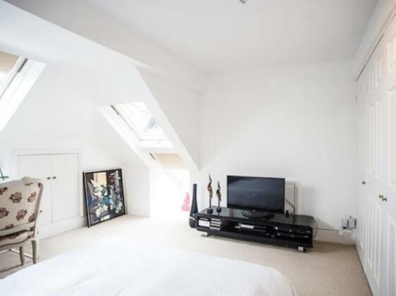 Veeve Artistic 4 Bedroom Home Esmond Road Chiswick - Photo3