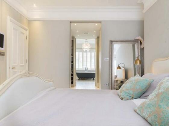 Veeve Beautifully Designed 5 Bed 4 Bath House Chiswick