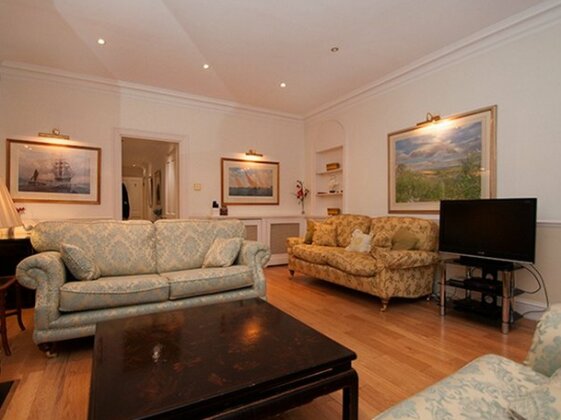 Veeve Egerton Gardens 3 Bedroom 3 Bathroom In Elegant Knightsbridge