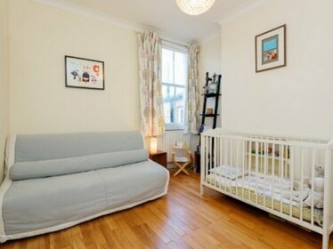 Veeve FrenchStyle 3 Bed Home Townmead Road Fulham