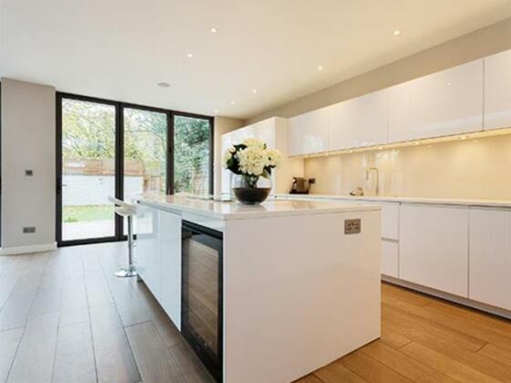 Veeve Gorgeous Family Home In Clapham Rodenhurst Road - Photo3