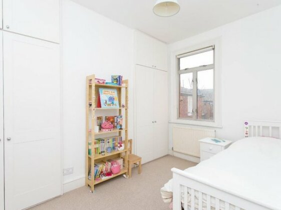 Veeve Great Family Home On Stronsa Road Shepherds Bush - Photo5