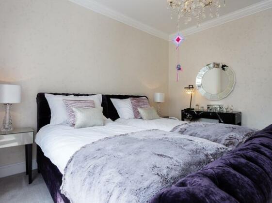Veeve Kingly Kensington 5 Bed House On Argyll Road - Photo4