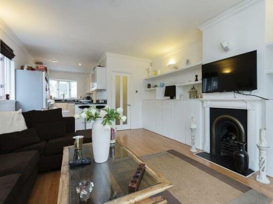 Veeve Lovely 3 Bed Family Home Broadcates Road Wandsworth - Photo3