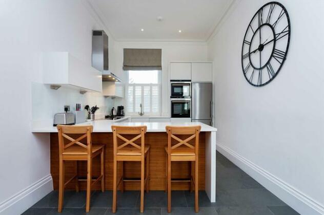 Veeve - Ongar Road 2 bed near Chelsea - Photo4