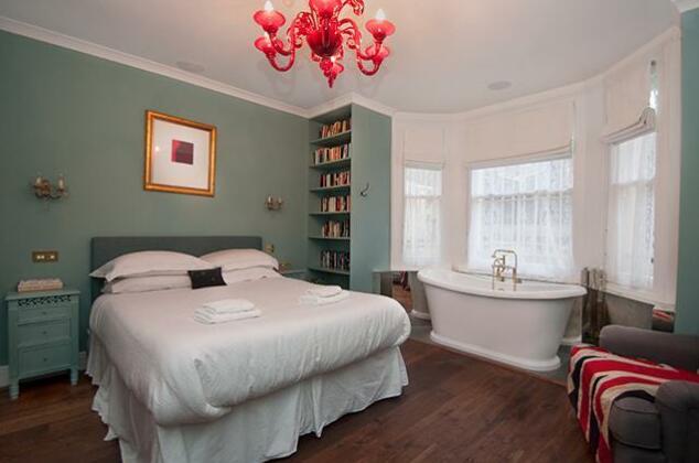 Veeve - Two Bedroom Apartment St Charles Square - Notting Hill - Photo2