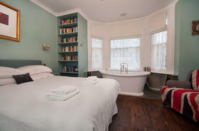 Veeve - Two Bedroom Apartment St Charles Square - Notting Hill - Photo4