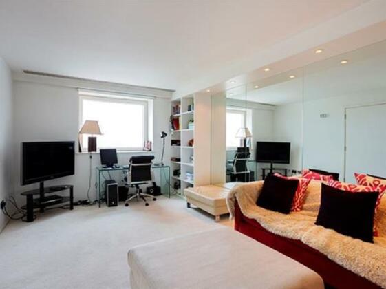 Veeve Views Over Big Ben and The River Thames Central London 3 Bed - Photo5