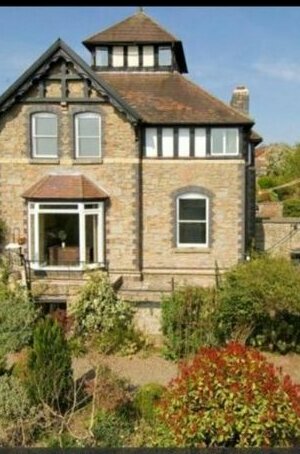 Homestay - Experienced host family in Ludlow