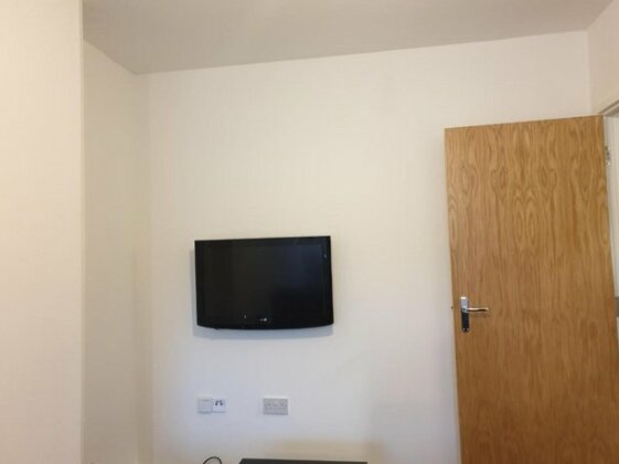 Apartments @ Shire House Transport Links to London Luton Airport - Photo3