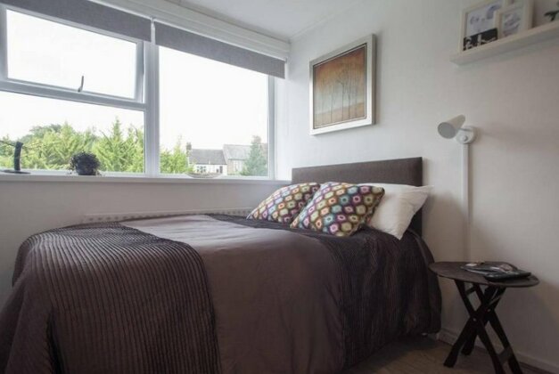 Room in an apartment near Luton Airport - Photo3