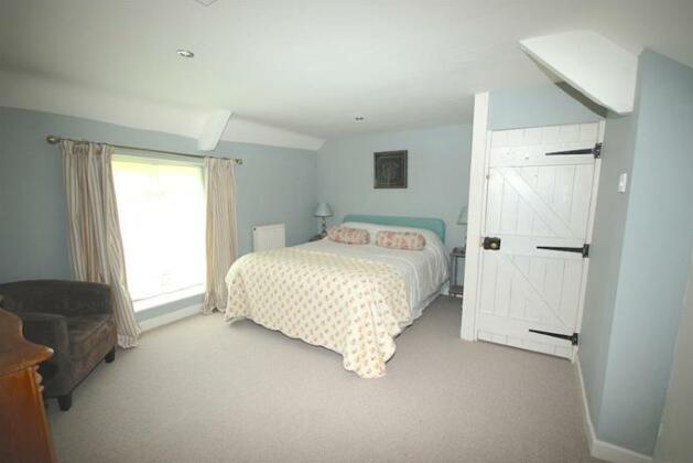 Coombe Hill Cottage - Photo3