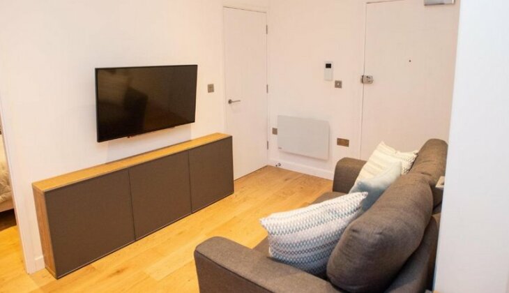 Stylish and Clean 1 Bed Apartment Maidenhead Town center - Photo5