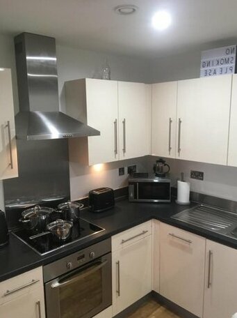 2 Bedroom Apartment - Close To Piccadilly Train Station / Edge Of The Northern Quarter - Photo4