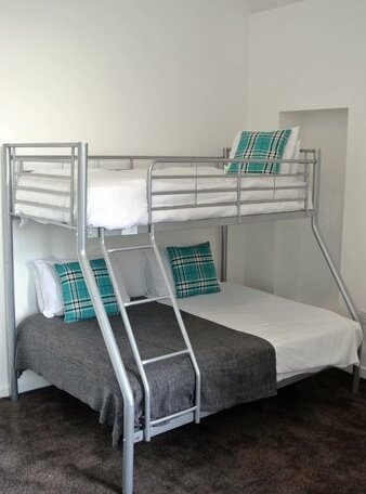 Approved Serviced Apartments Gorse Hill - Photo2