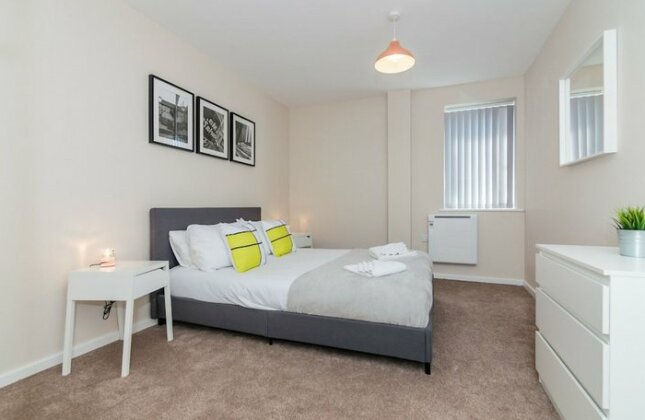 Approved Serviced Apartments Park Rise - Photo3