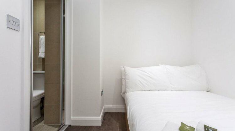 Essential Manchester Apartment - Photo5