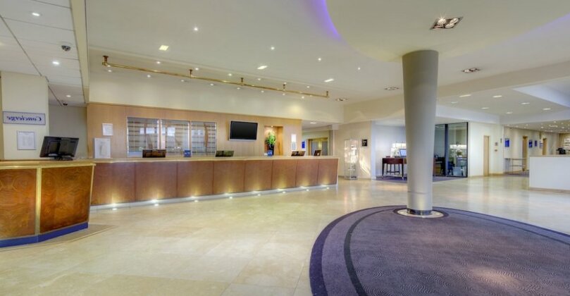 Hilton Manchester Airport Hotel - Photo2