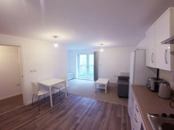 Spacious 2 Bedroom apartment in Salford Quays - Photo3