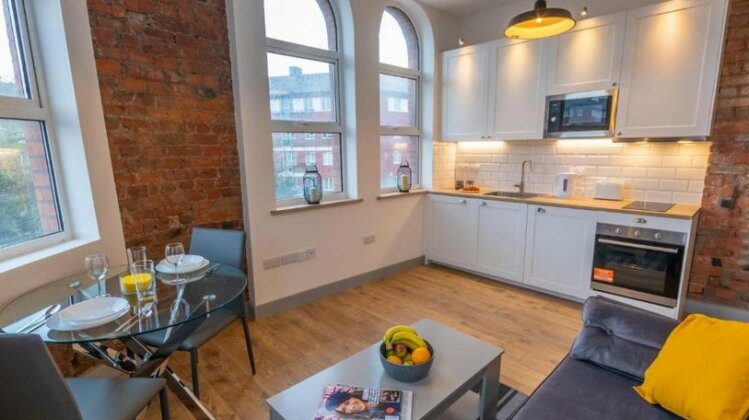 Stylish Immaculate New Apartment near Salford Quays - Photo2