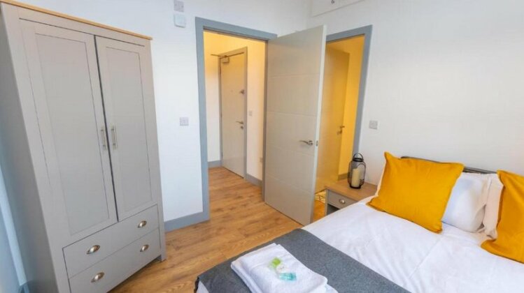 Stylish Immaculate New Apartment near Salford Quays - Photo5