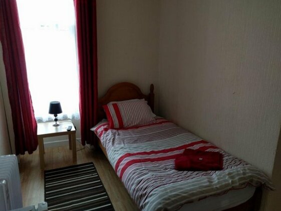 Tredegar Arms Budget Guesthouse For Walkers/Cyclists/Contractors/Traveler - Photo3