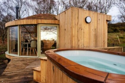 Roundhouse and Hot Tub