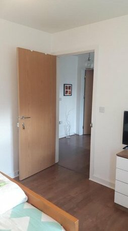1 Double Room Available In 3 Bedroom House - Photo3