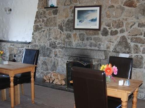 Ty Dderw Country Inn - Photo2
